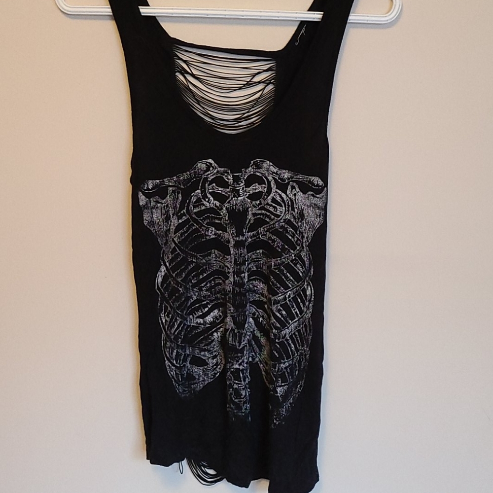 SALE - 💜3/$20 - Black rib cage tank